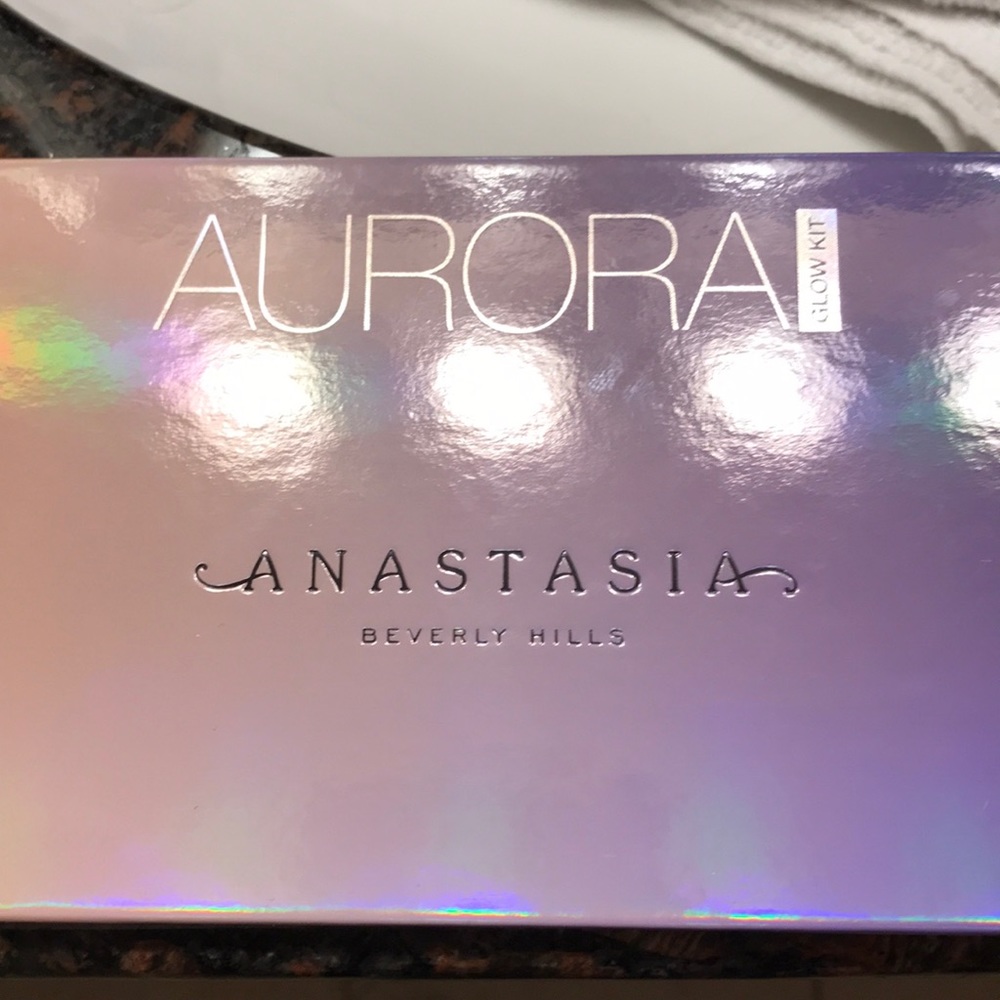 Anastasia Beverley Hills Aurora Glow Kit